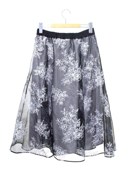 トゥービーシック W5S06-326-09 スカート 42 ブラック フラワーモチーフ 刺繍 フレア ITZG57CKNXKR