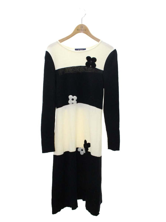 エムズグレイシー 018704 ワンピース 40 ホワイト/ブラック ニット フラワーモチーフ ITPEPFRE0ZCO