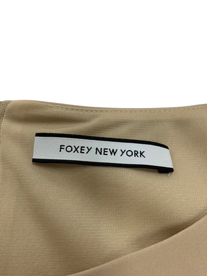 フォクシーニューヨーク スリムタックドレス 38327 ワンピース 38 ベージュ バックジップ クルーネック ITZS963X9O5S