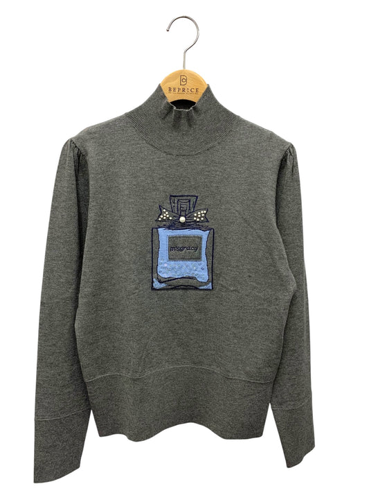 エムズグレイシー 418705 ニット 38 グレー 香水瓶 フェイクパール ITRHCK91TEUA 【SALE】