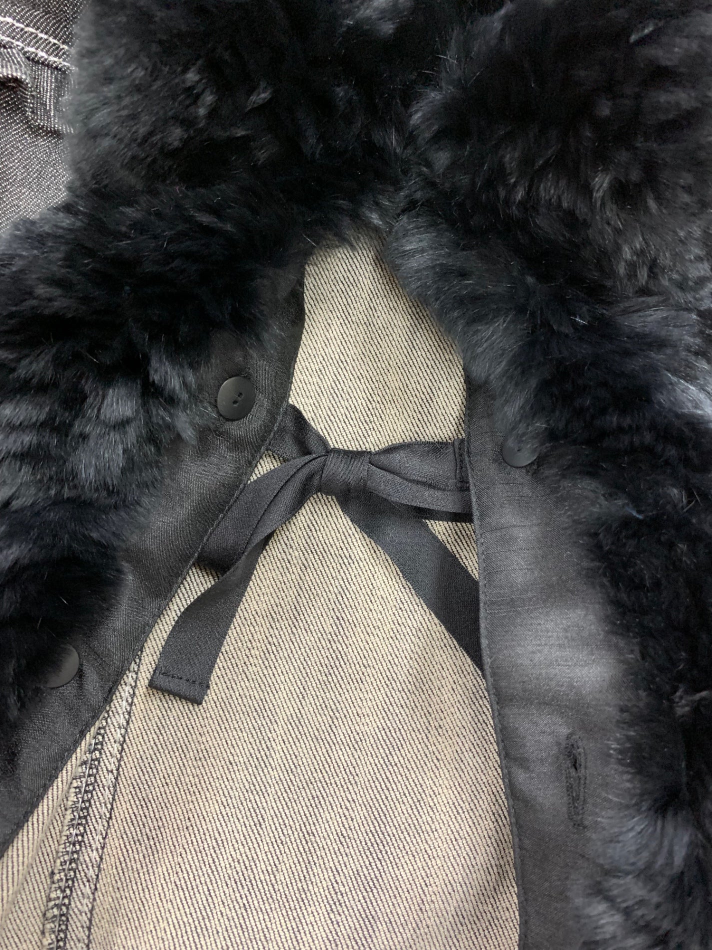 トゥービーシック W5E01-408-09 デニムジャケット 40 ブラック スパンコール ラビットファー付き ITL2N4GH7MDG