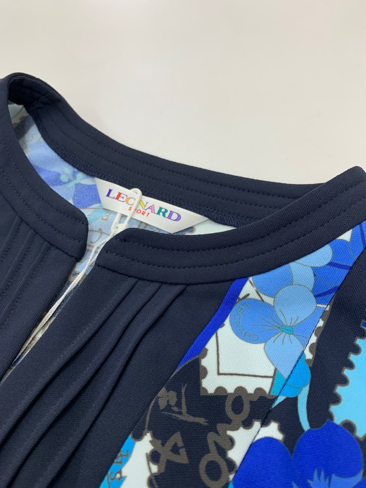 レオナールスポーツ 0578091 チュニック 38 ネイビー 切手モチーフ フラワー IT8CKMU5LLNO