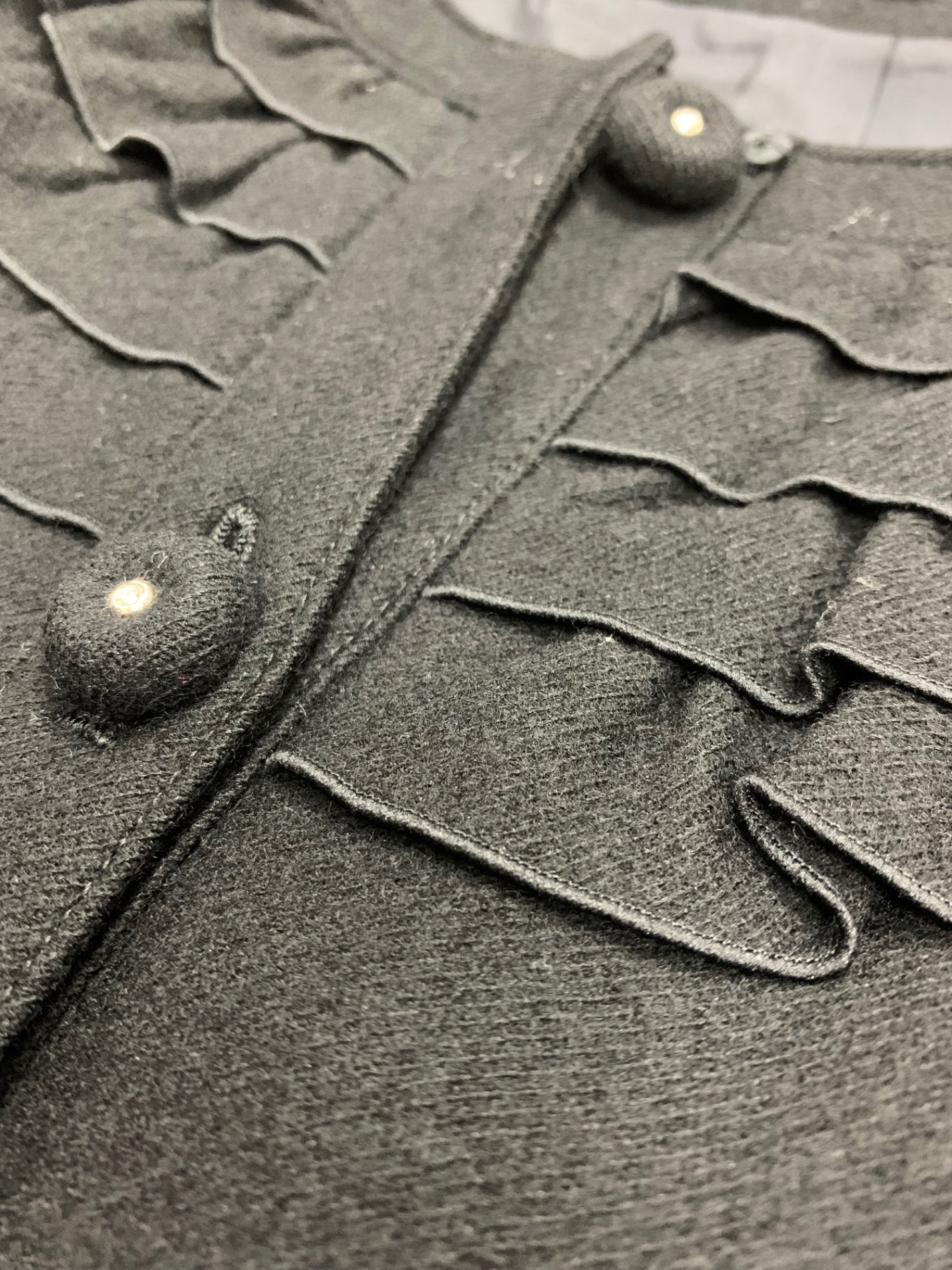 エムズグレイシー 229507 コート 38 ブラック ウール フリル ITPZB8E0PPRK 【SALE】