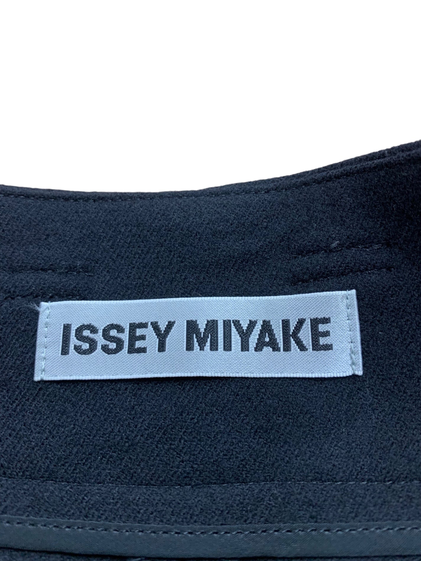 イッセイミヤケ IM84FF507 パンツ 1 ブラック ボタン タック ITQCHX8HBPJC