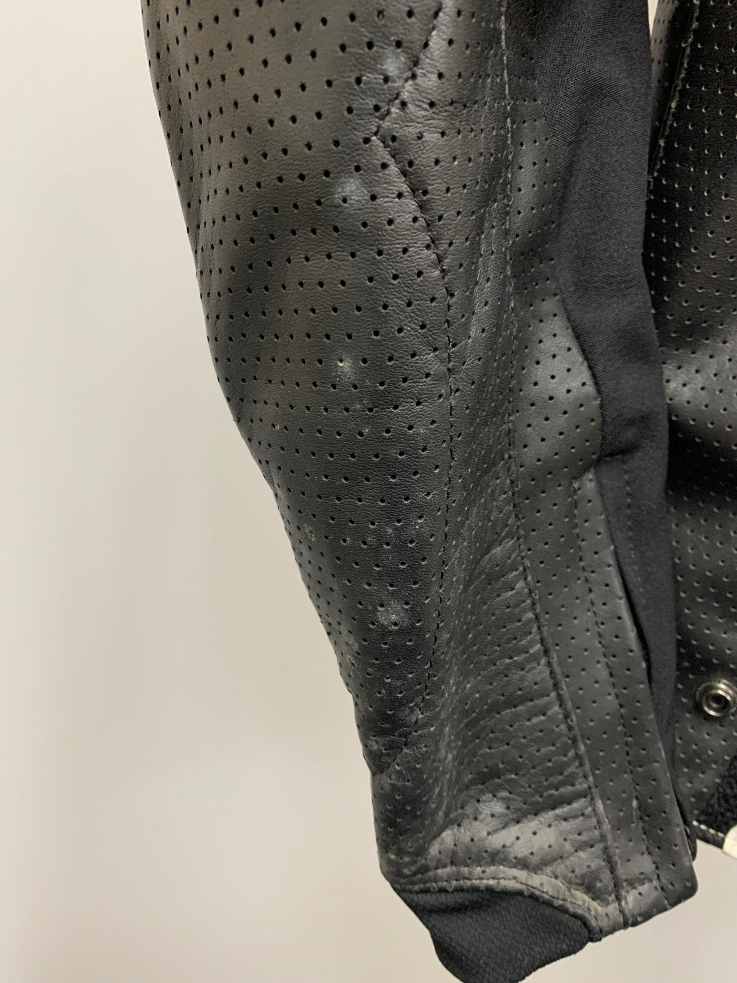 ヒョウドウ speed style D3o パンチングレザージャケット L ブラック ITSAG9CGQ4HK