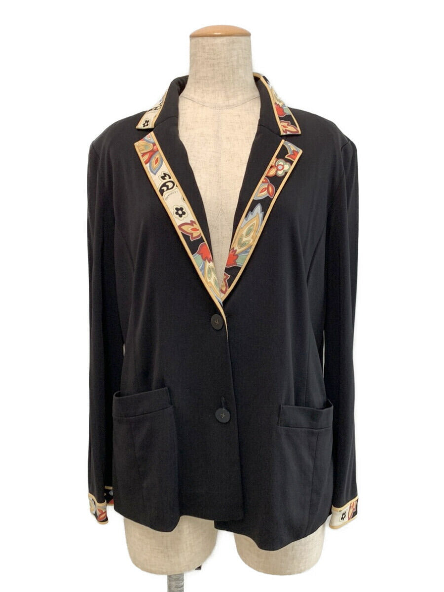 レオナール　グレーの形の良いジャケットです。ポケット蓋と袖折り返しにレオナール着丈ミドル