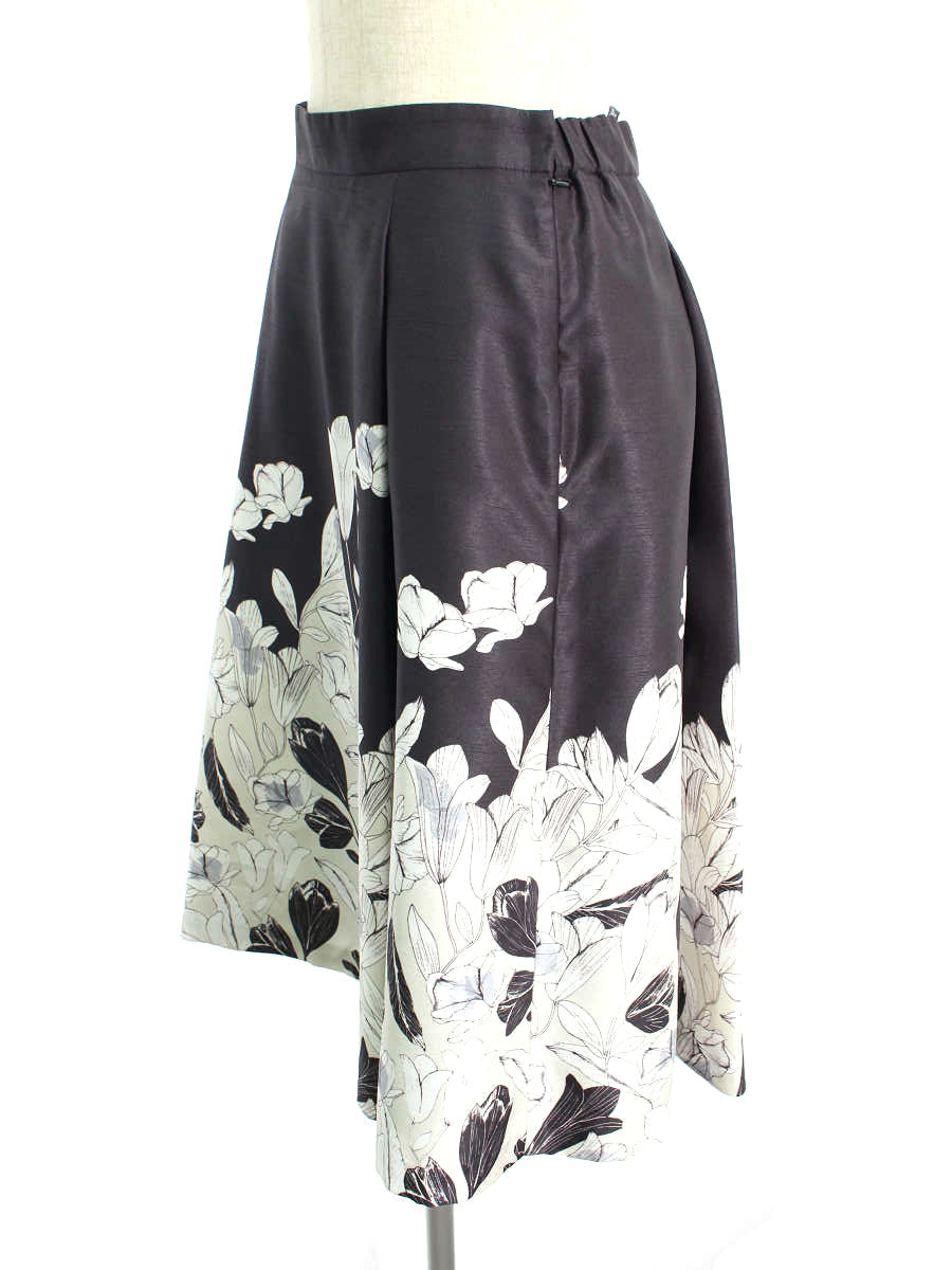 トゥービーシック スカート フラワーモチーフ フレア 花柄 | ビープライス